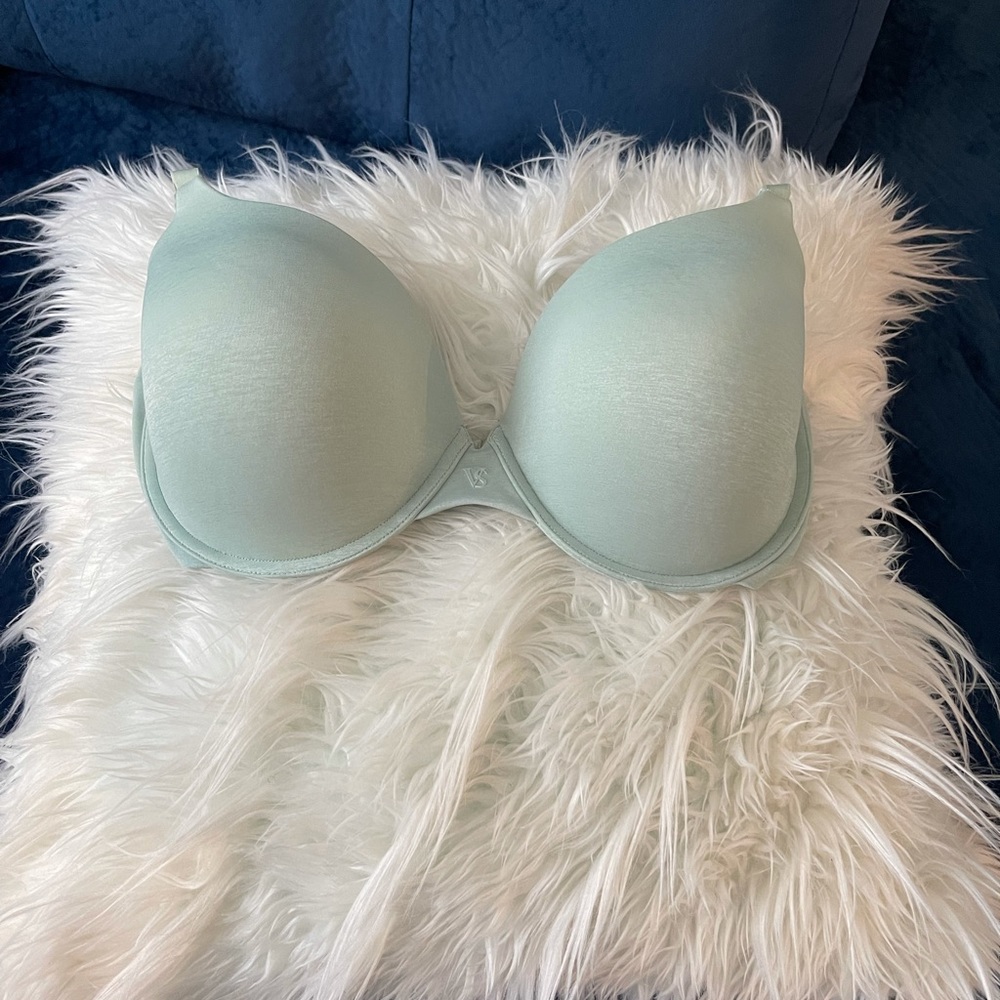 Victoria Secret uplift semi demi bra